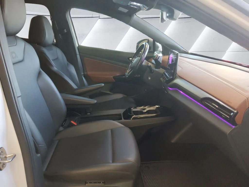 Used 2021  Volkswagen Pro S image 13