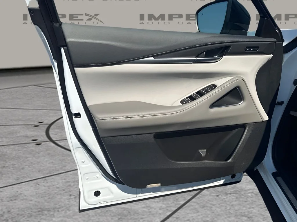 Used 2026 White INFINITI LUXE image 24