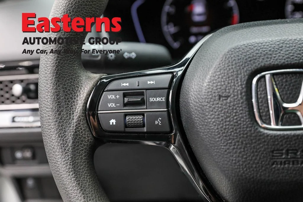Used 2025 White Honda LX image 14