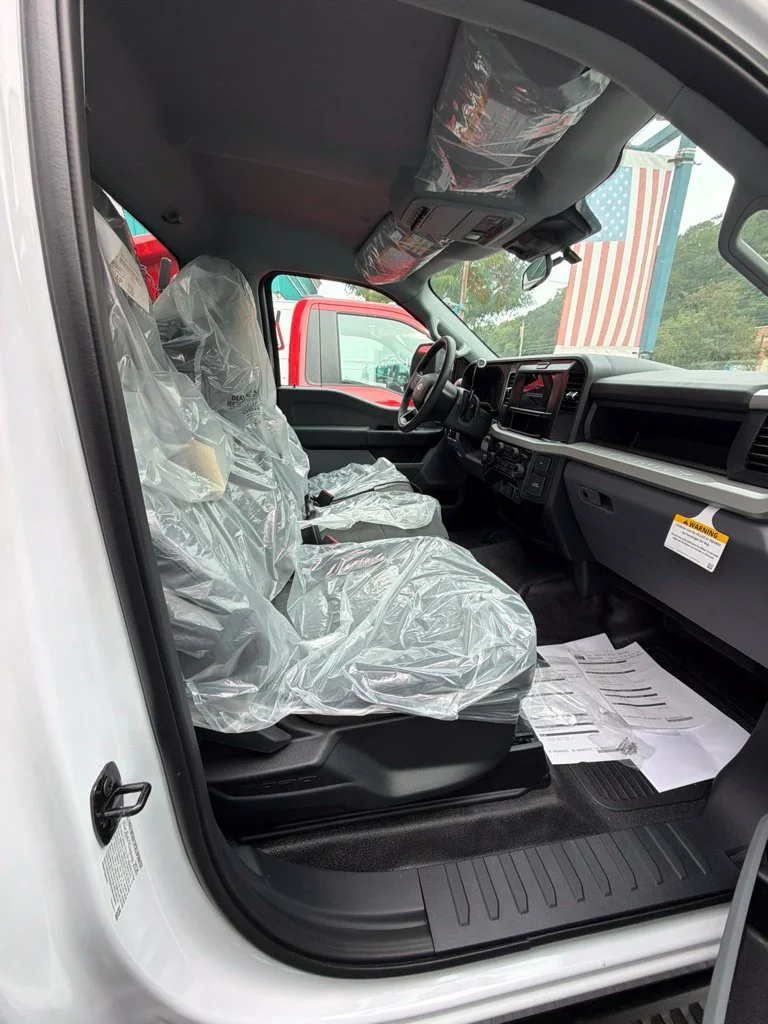 New 2026 Oxford White Ford F-550® XL image 5