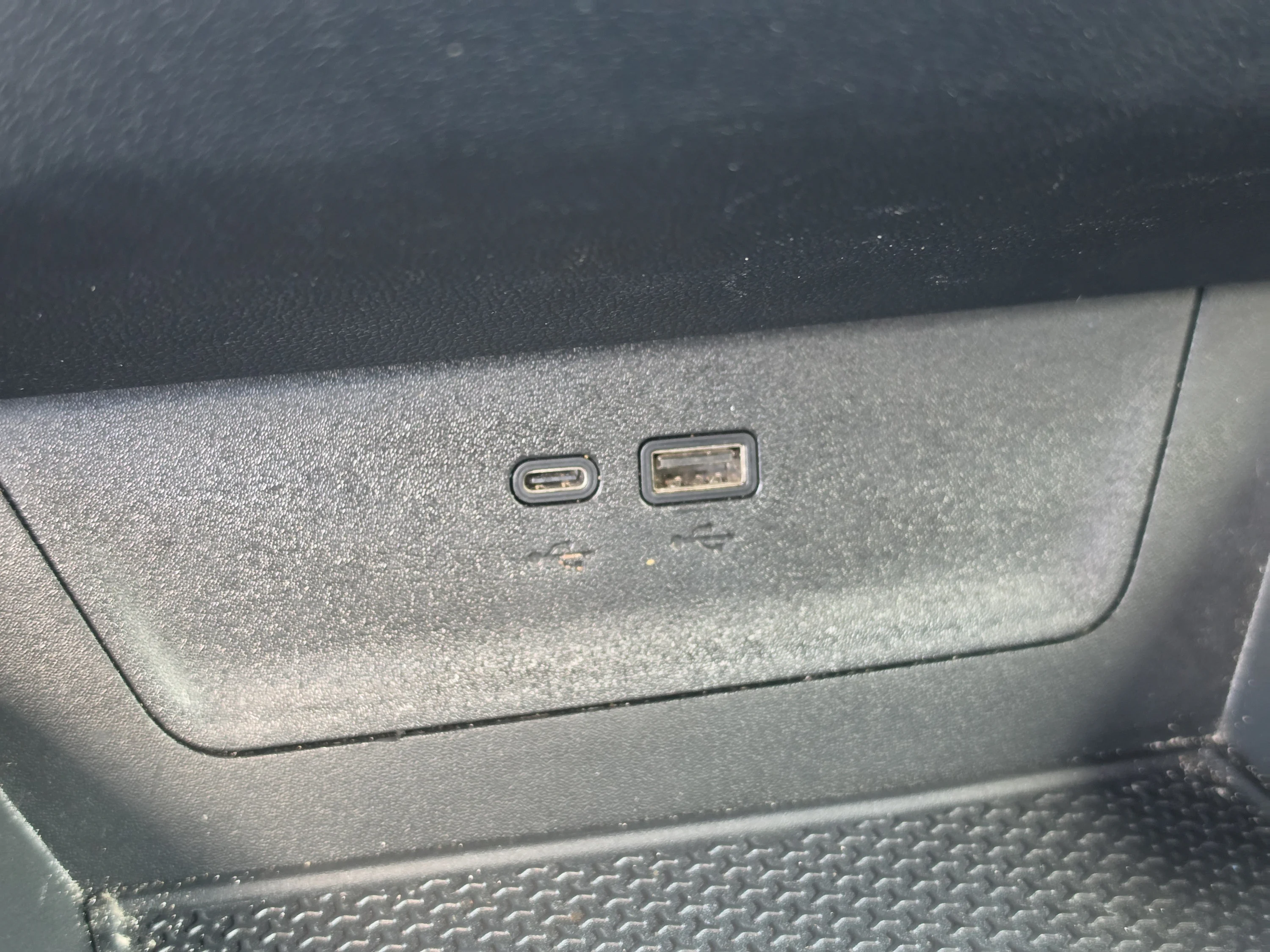 Used 2026 Sterling Gray Metallic Chevrolet FWD LT image 27