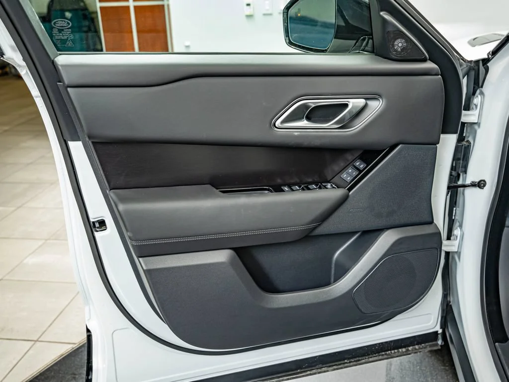 New 2026 Fuji White Land Rover Belgravia Edition image 19