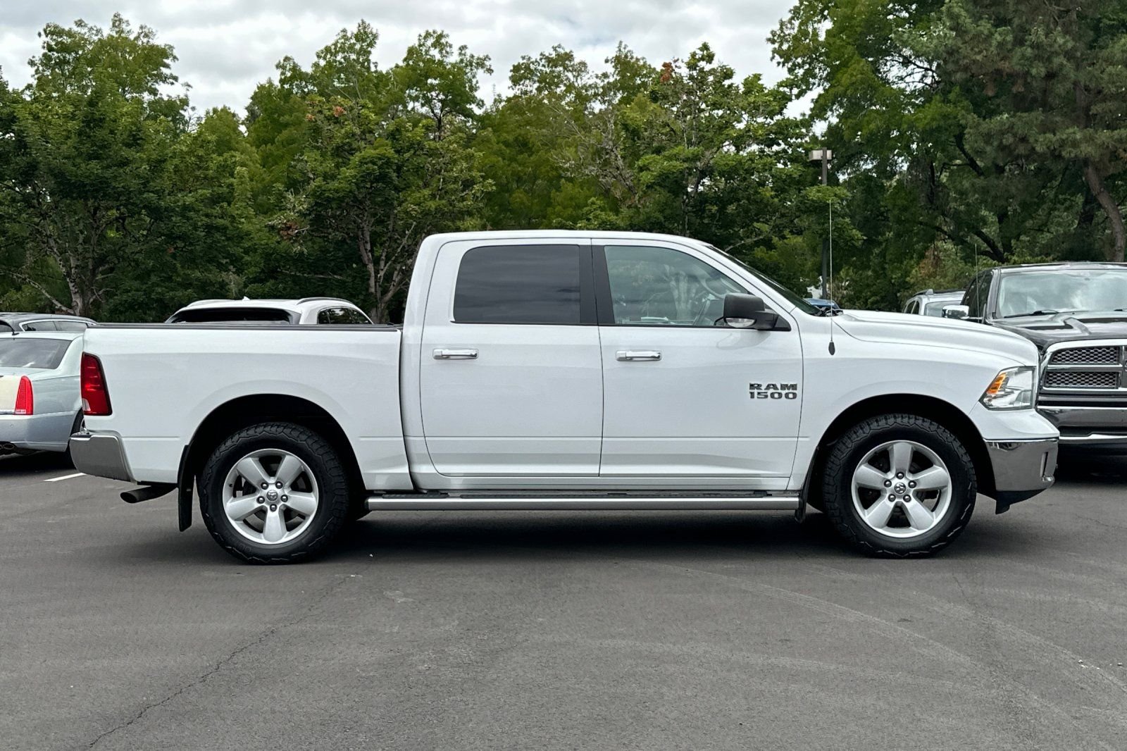Used 2018 White Ram SLT image 3