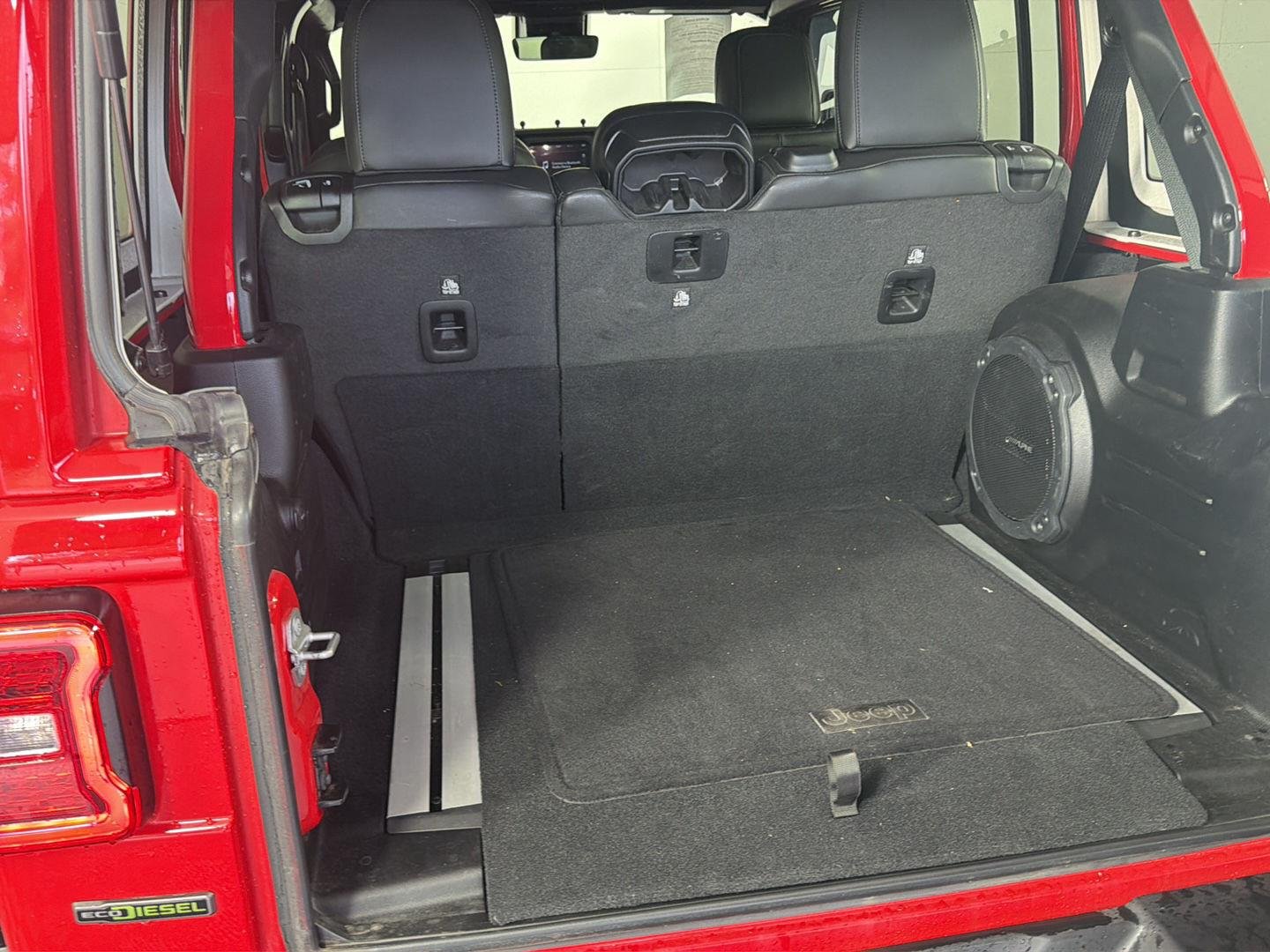 Used 2022 Firecracker Red Clearcoat Jeep Unlimited Rubicon image 14