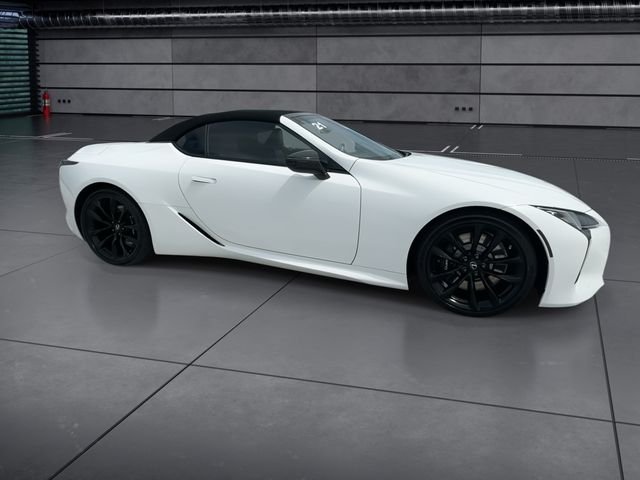 Used 2021 White Lexus 500 image 9