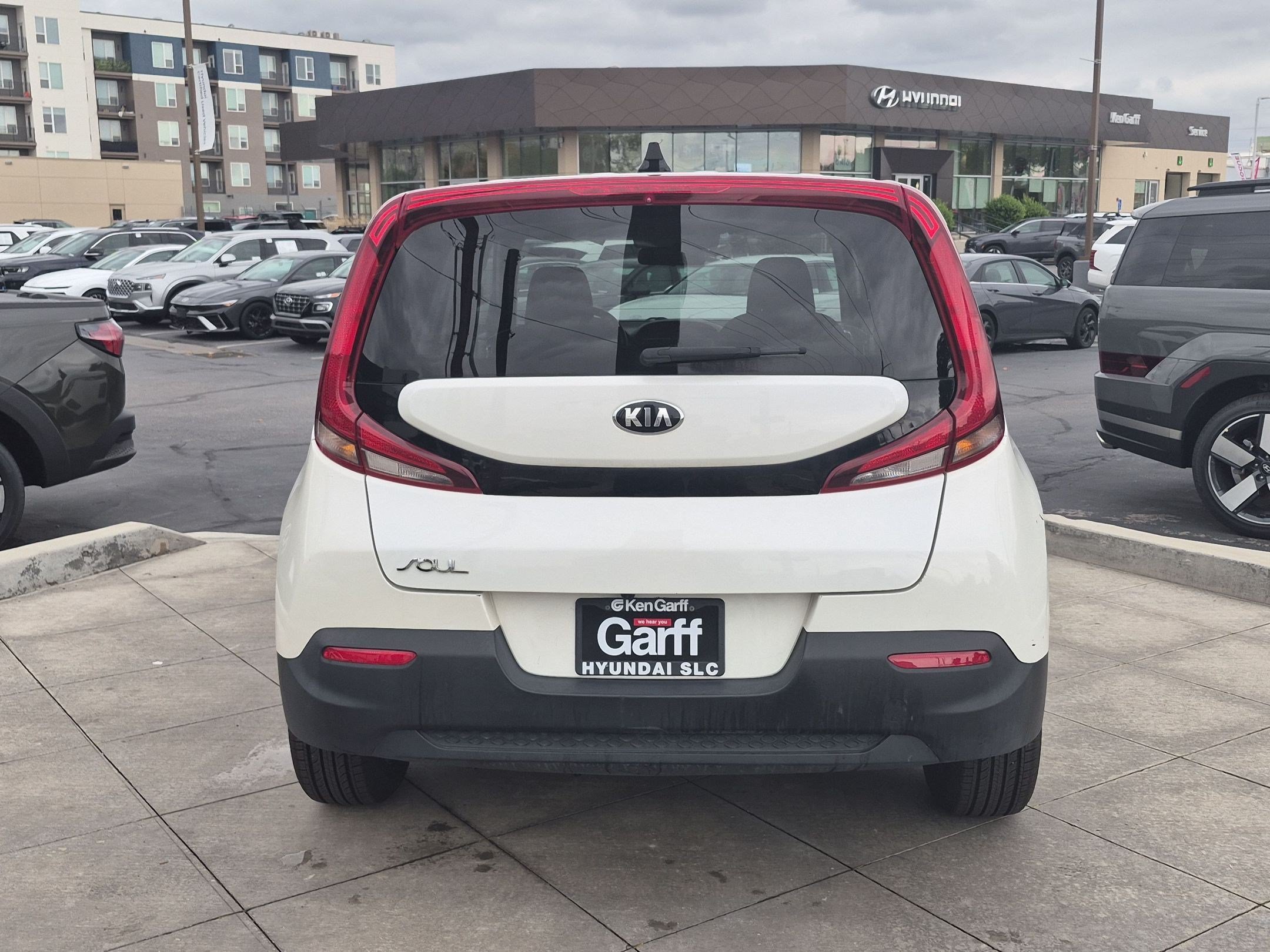 Used 2021 Snow White Pearl Kia LX image 4