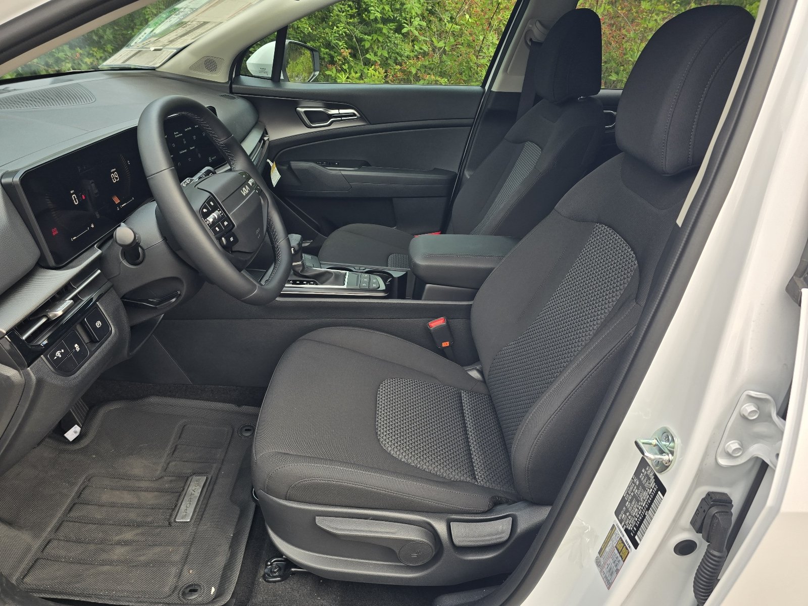 New 2026 Glacial White Pearl Kia LX image 5