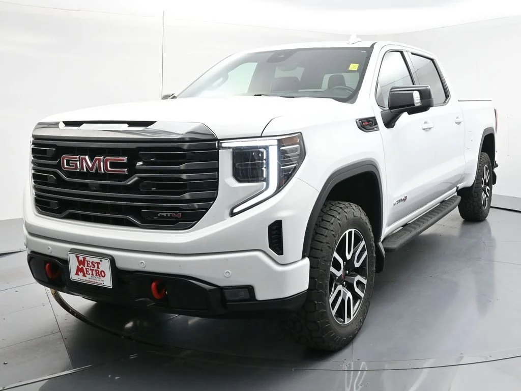 Used 2022 GMC Sierra 1500 AT4 with VIN 3GTPUEEL6NG521388 for sale in Monticello, Minnesota
