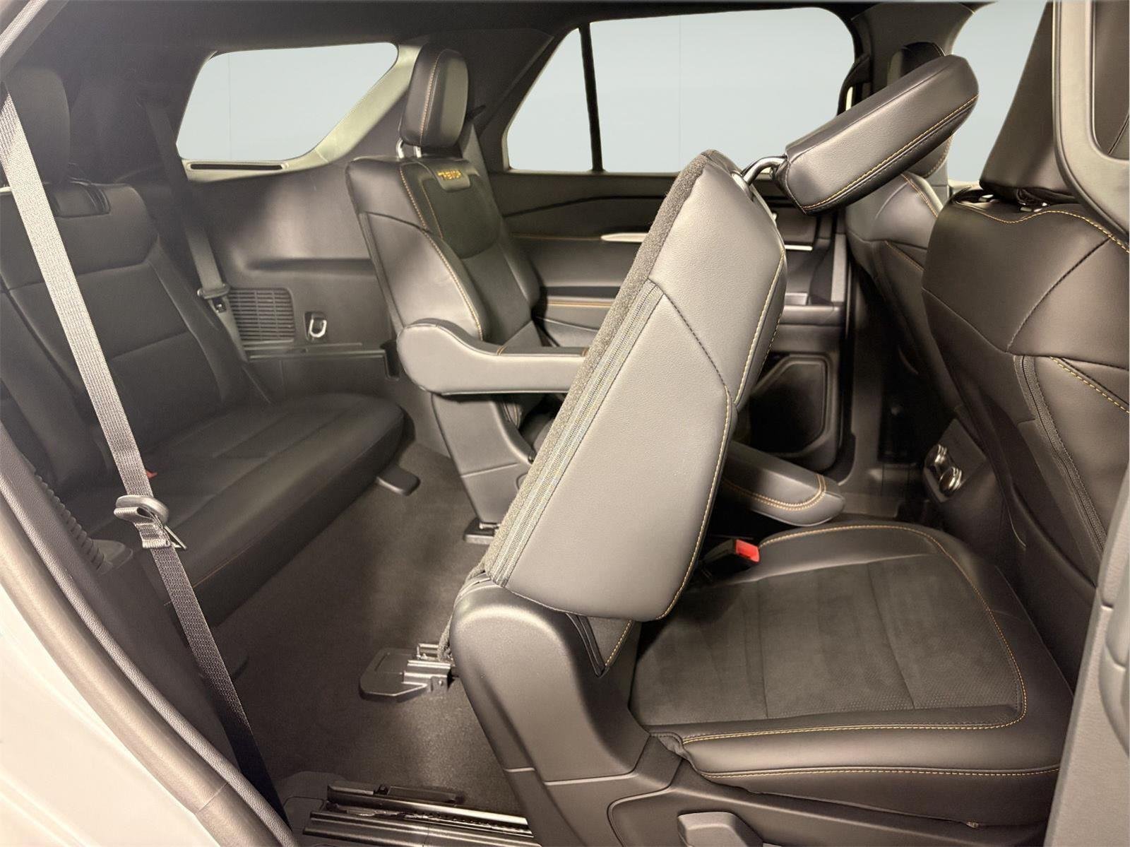 New 2026 Space White Metallic Ford Tremor® image 20