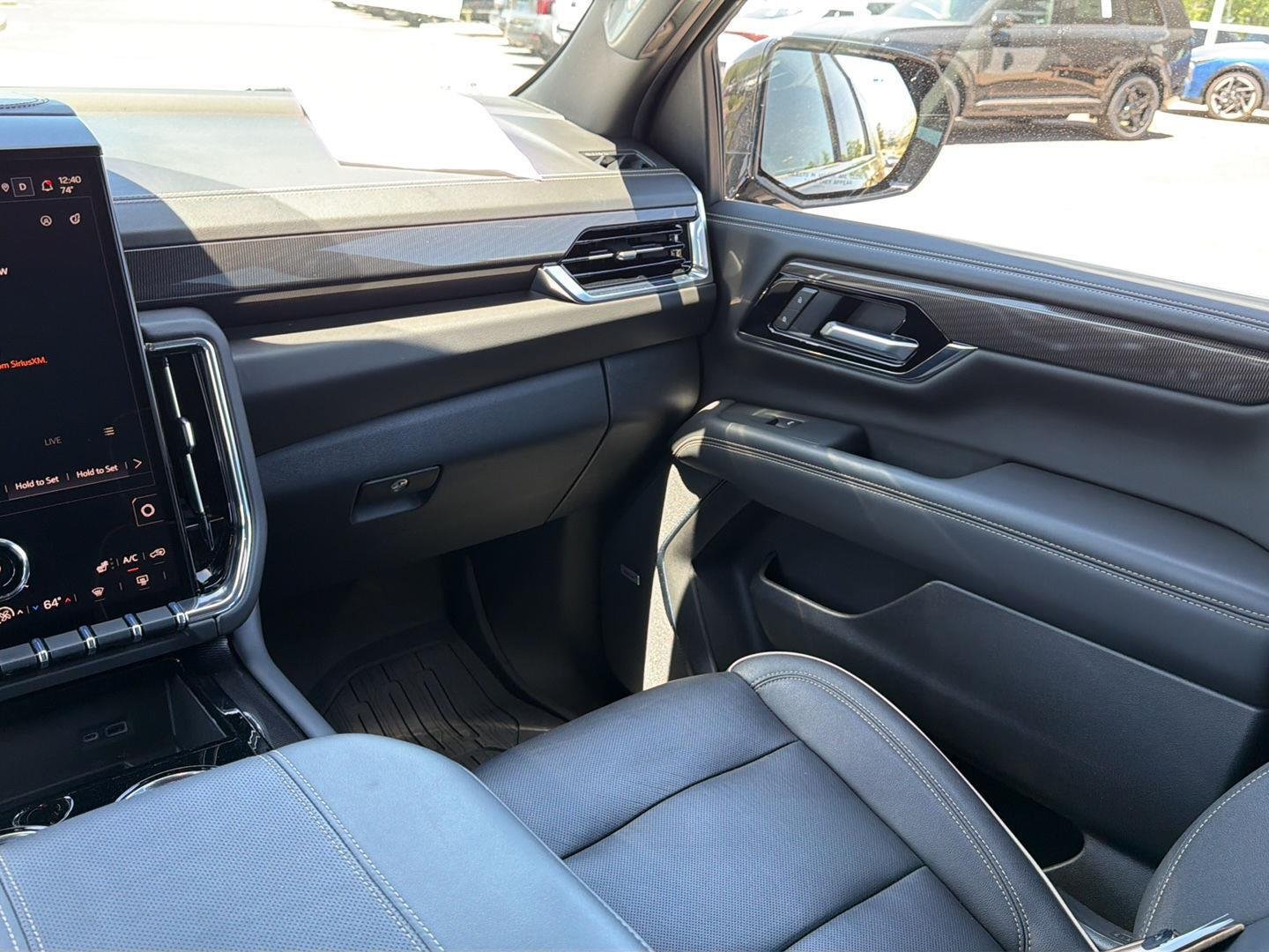 Used 2026 Onyx Black GMC Elevation image 26