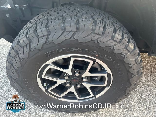 Used 2024 Gray Jeep Rubicon image 4