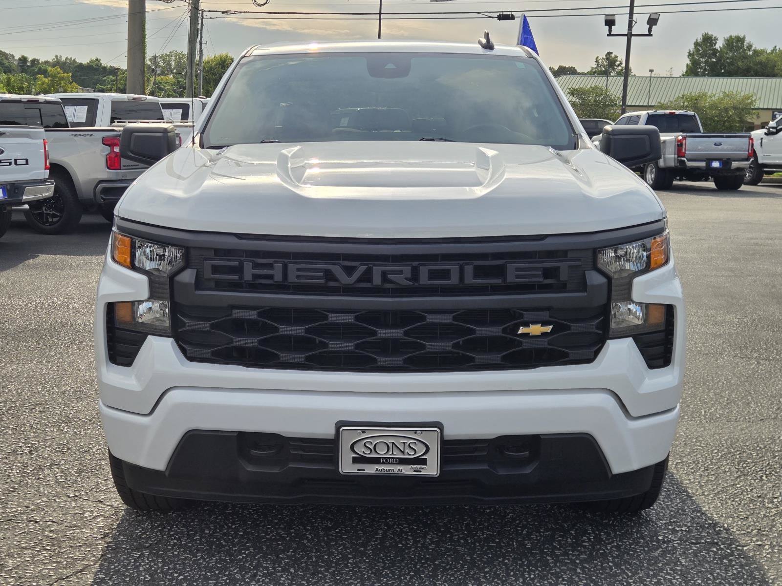 Used 2025 Summit White Chevrolet Custom image 3