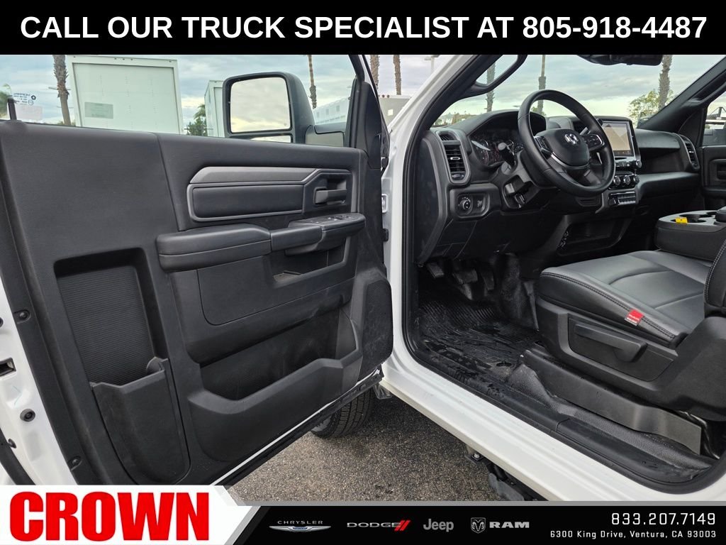 2025 RAM 3500 Chassis Tradesman - Photo 15