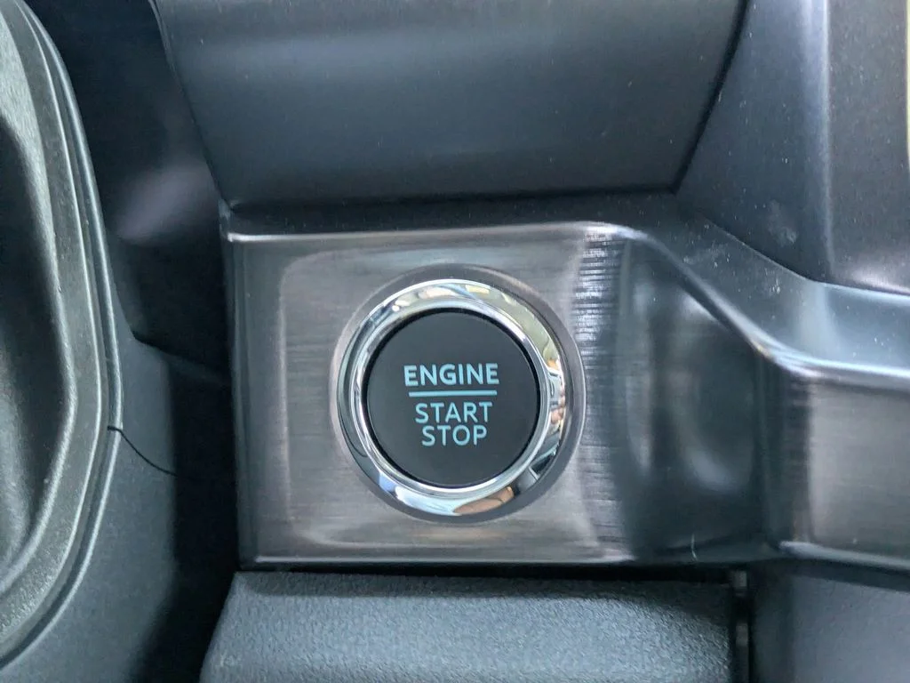 New 2026 Avalanche Ford Lariat image 32