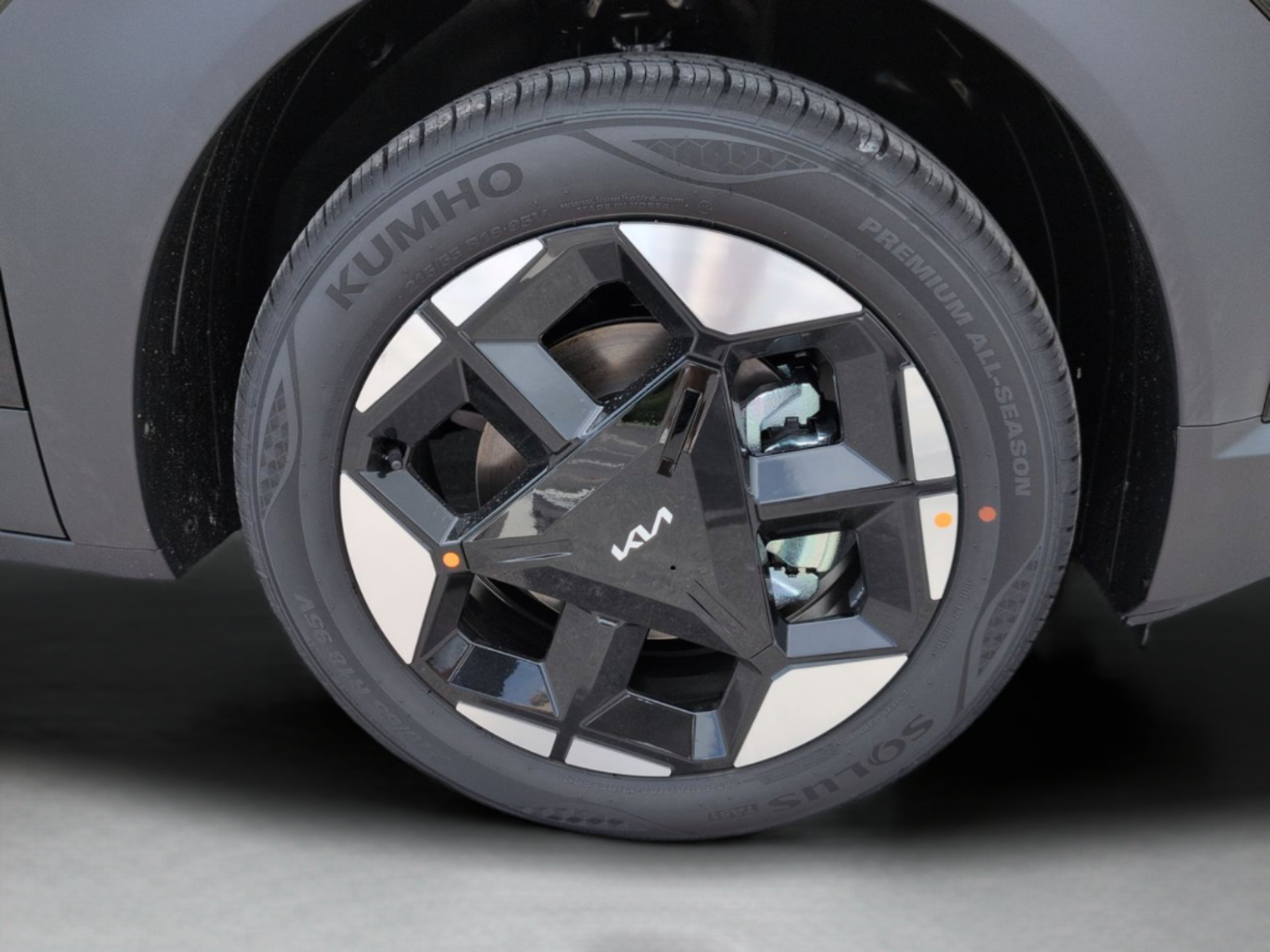 New 2027 Aurora Black Pearl Kia S image 19