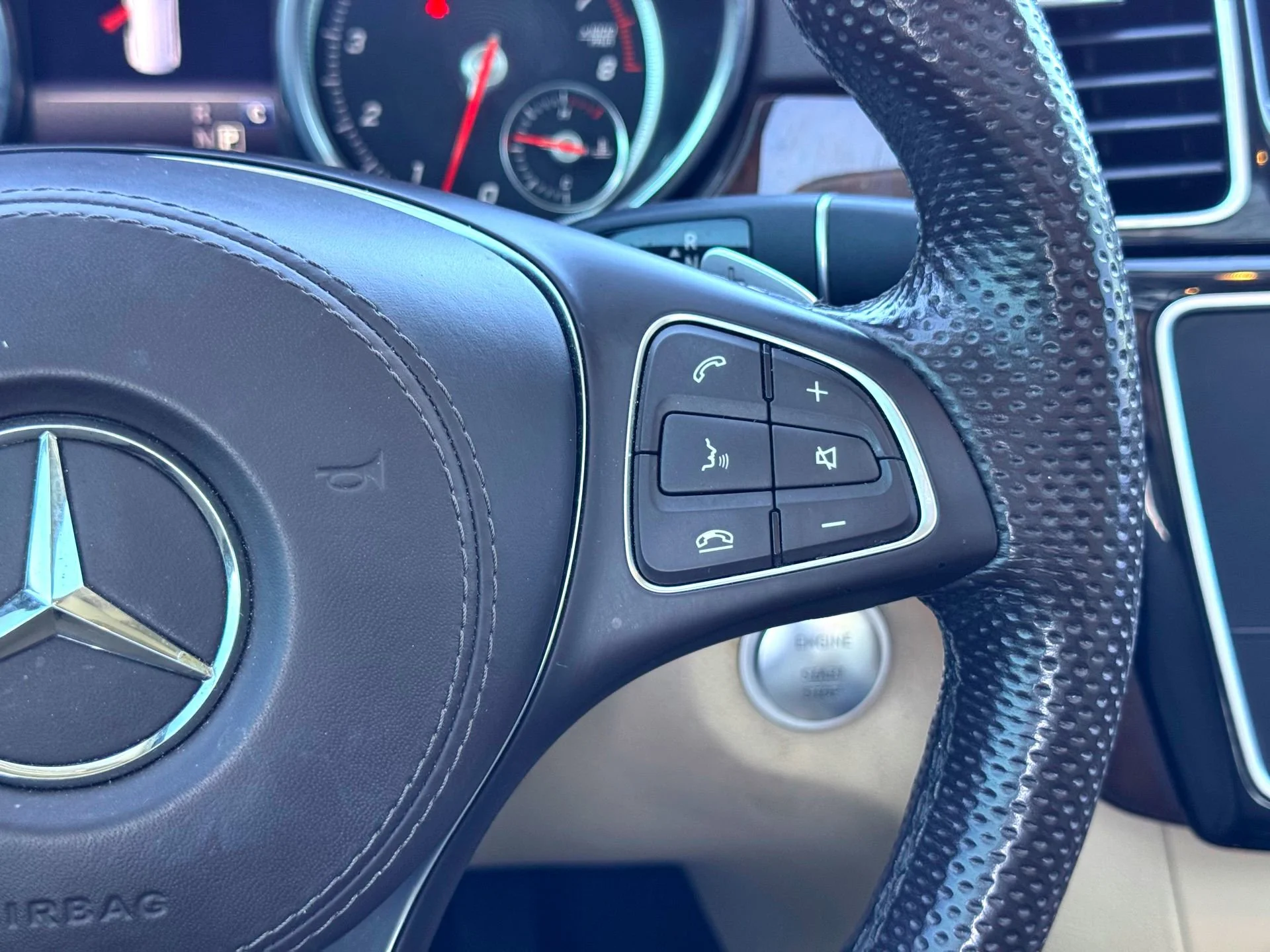 Used 2019  Mercedes-Benz GLS 550 4MATIC® image 27