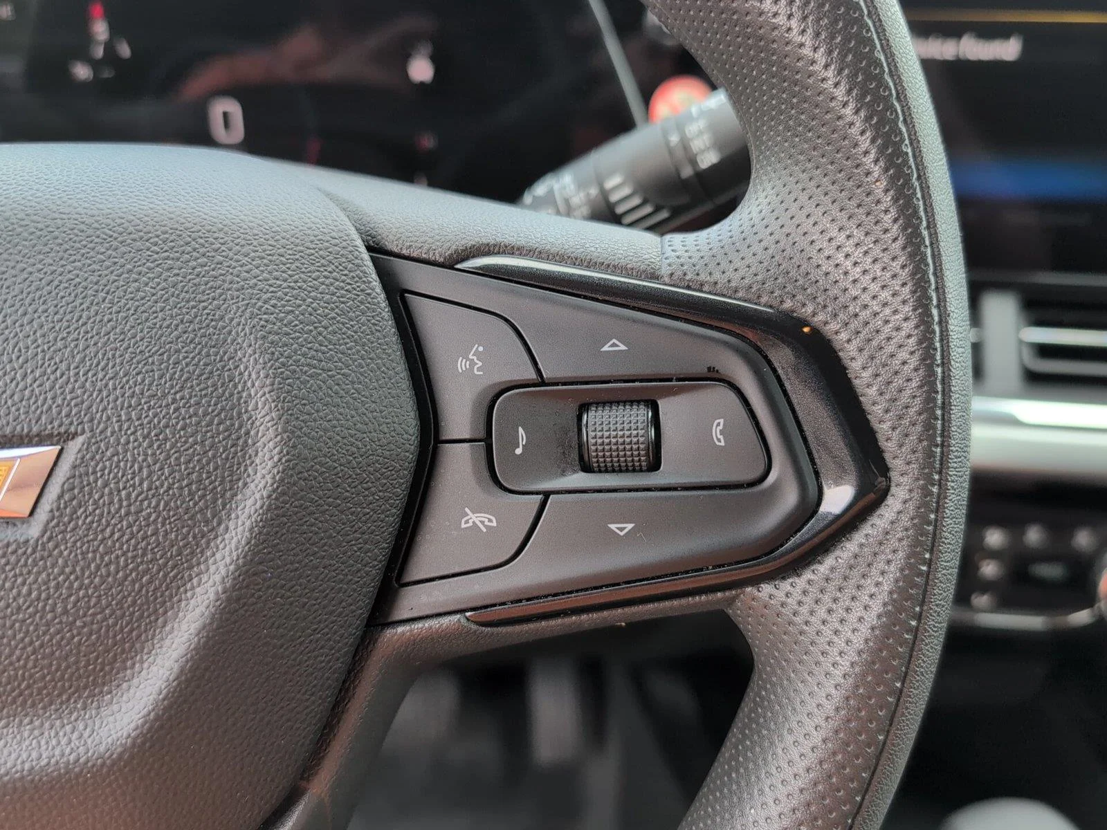 Used 2025 Sterling Gray Metallic Chevrolet LT image 26