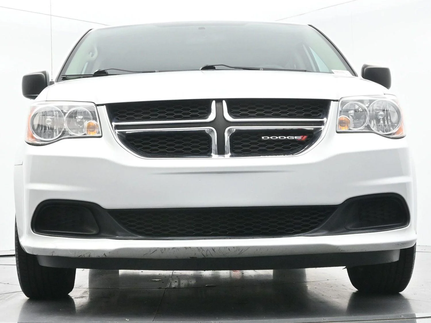 Used 2017 White Knuckle Clearcoat Dodge SE image 35