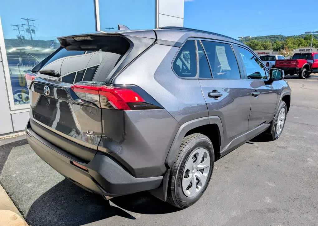 Used 2021 Magnetic Gray Metallic Toyota LE image 6