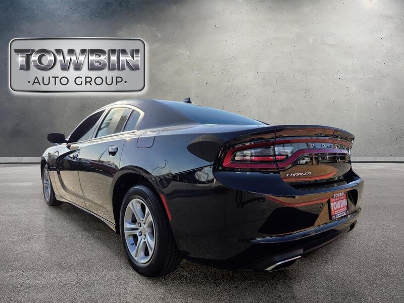 Used 2023 Black Dodge SXT image 7