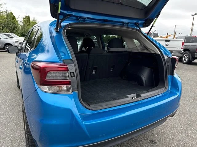 Used 2020 Ocean Blue Pearl Subaru Base image 14