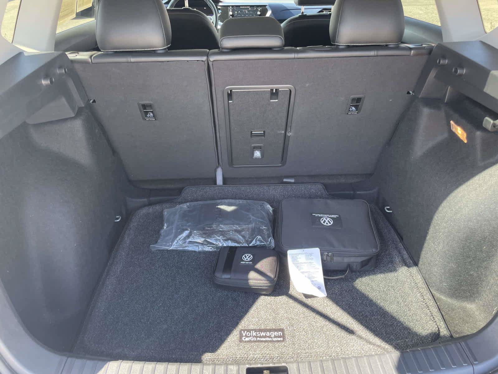 Used 2023 Platinum Gray Metallic Volkswagen SE image 25