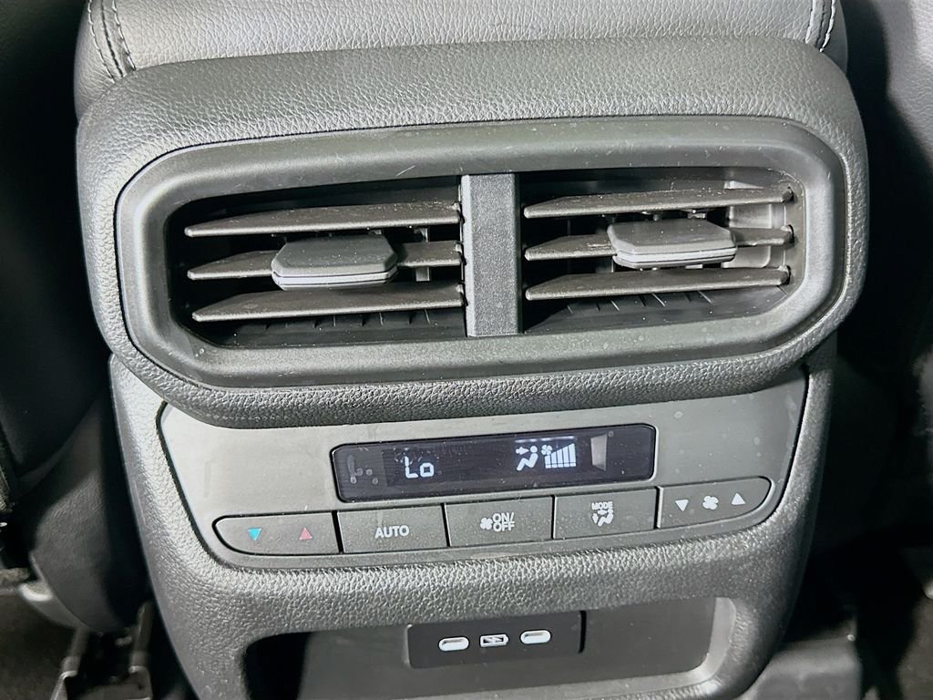2025 Honda Pilot Touring - Photo 25