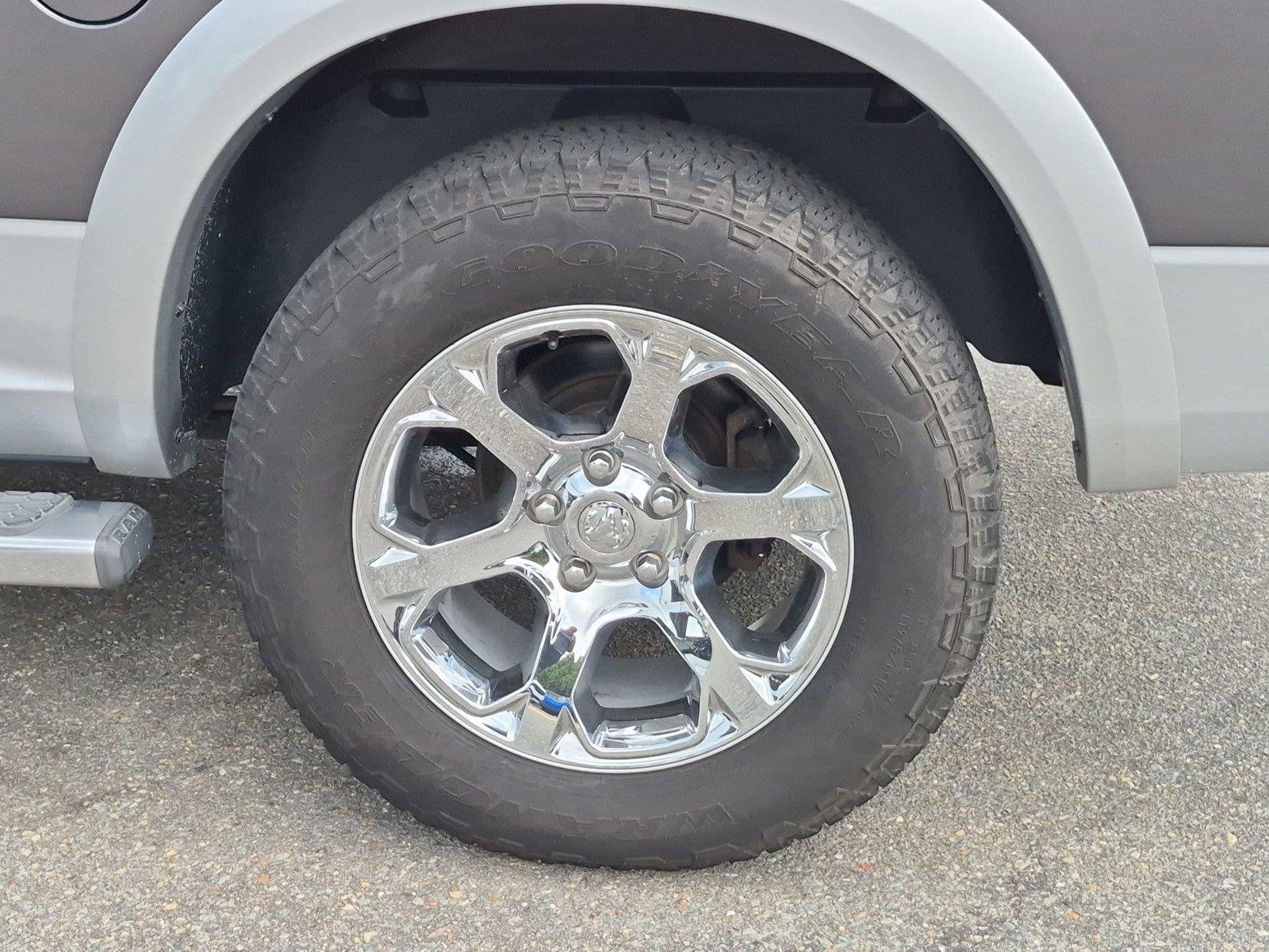 Used 2015  RAM TRUCK LARAM image 10