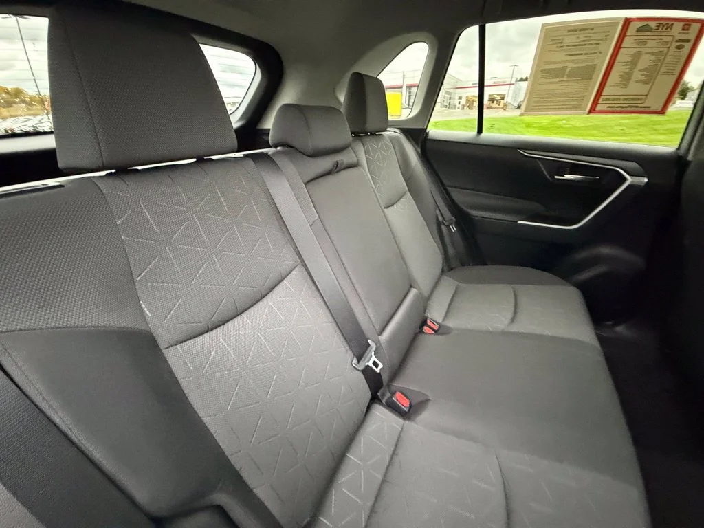 Used 2021  Toyota XLE image 37