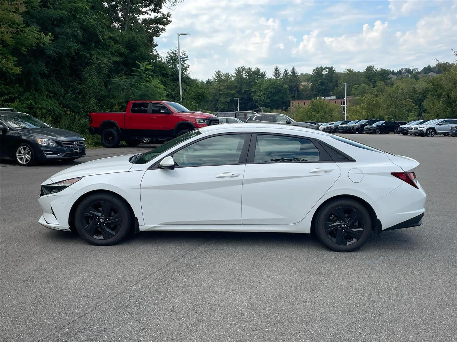 Used 2022 Quartz White Hyundai SEL image 2