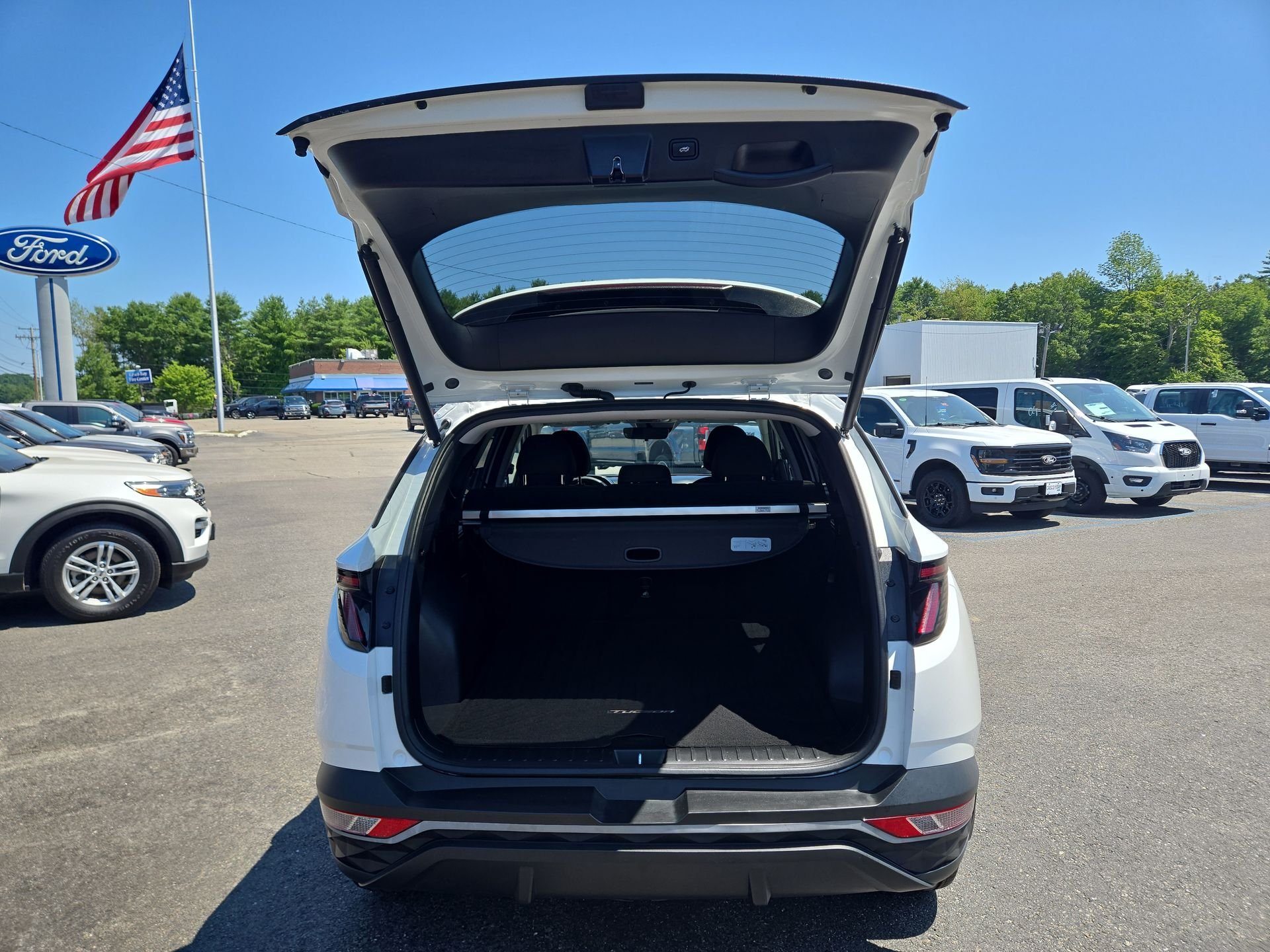 Certified Used 2023 White Hyundai SEL image 3