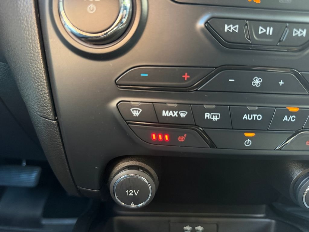 Certified Used 2021 Silver Ford XLT image 19