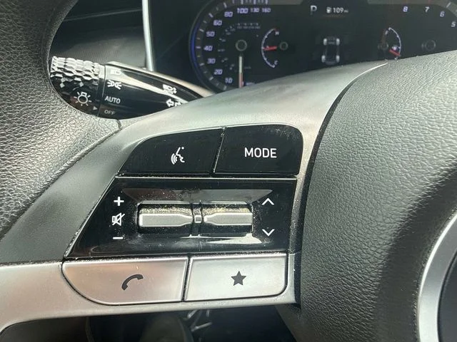 Used 2024 Silver Hyundai SEL image 21