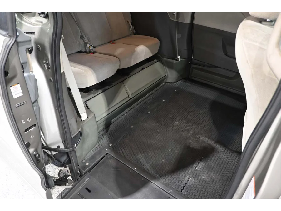Used 2015 GOLD Toyota LE Mobility Handicap Van image 18