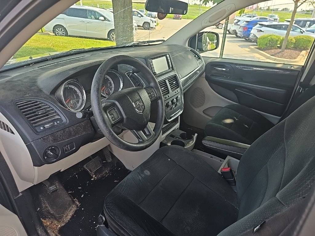 Used 2011 Gray Dodge Mainstreet image 6