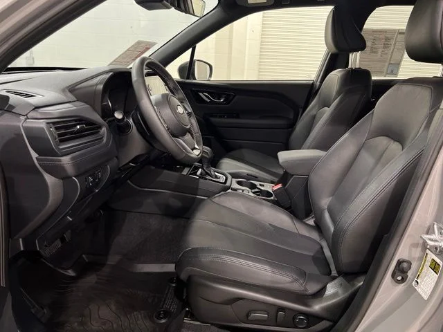 Used 2025 Beige Subaru Limited image 9