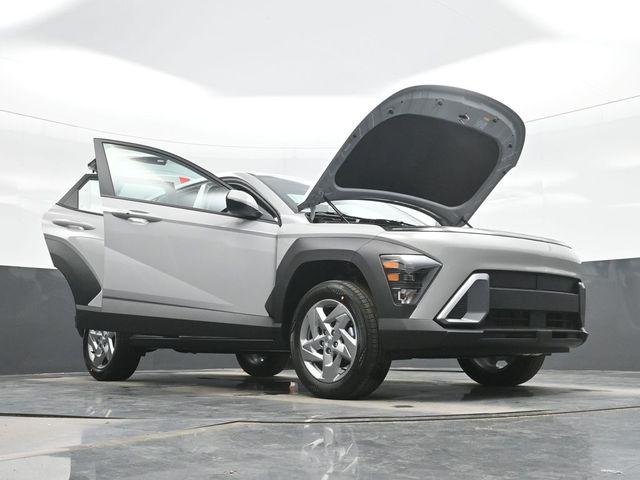 New 2027 Gray Hyundai SE AWD image 32