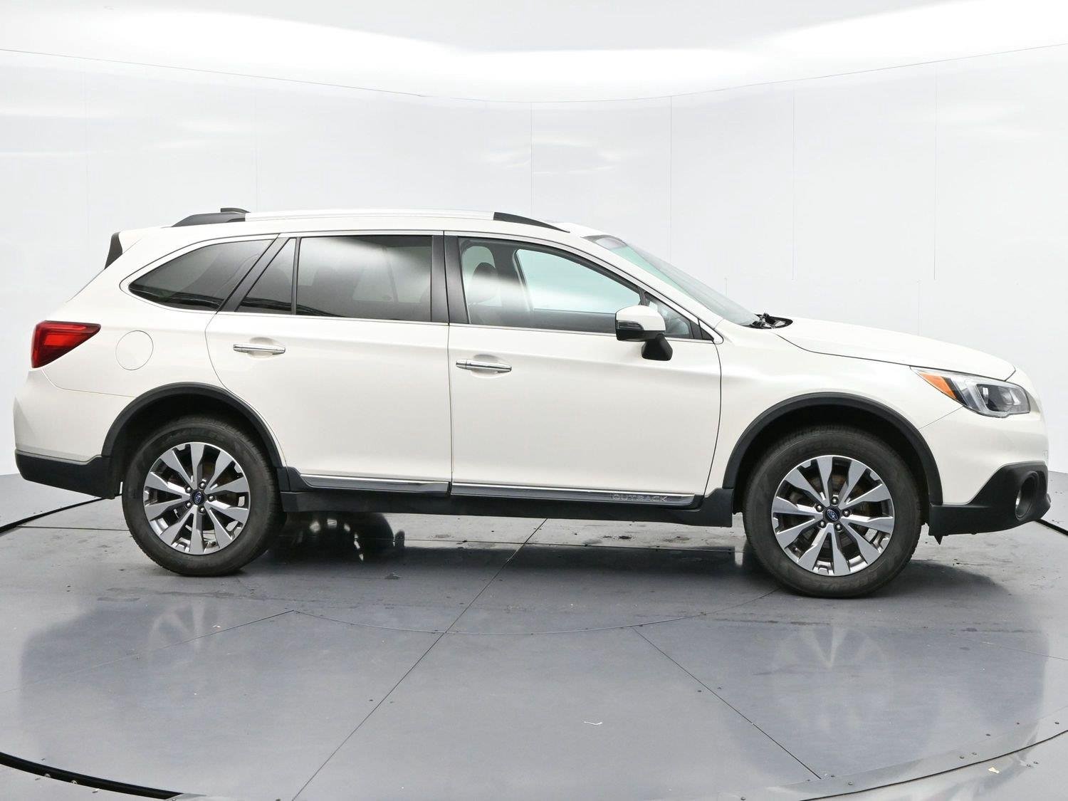 Used 2017 Crystal White Pearl Subaru Touring image 8