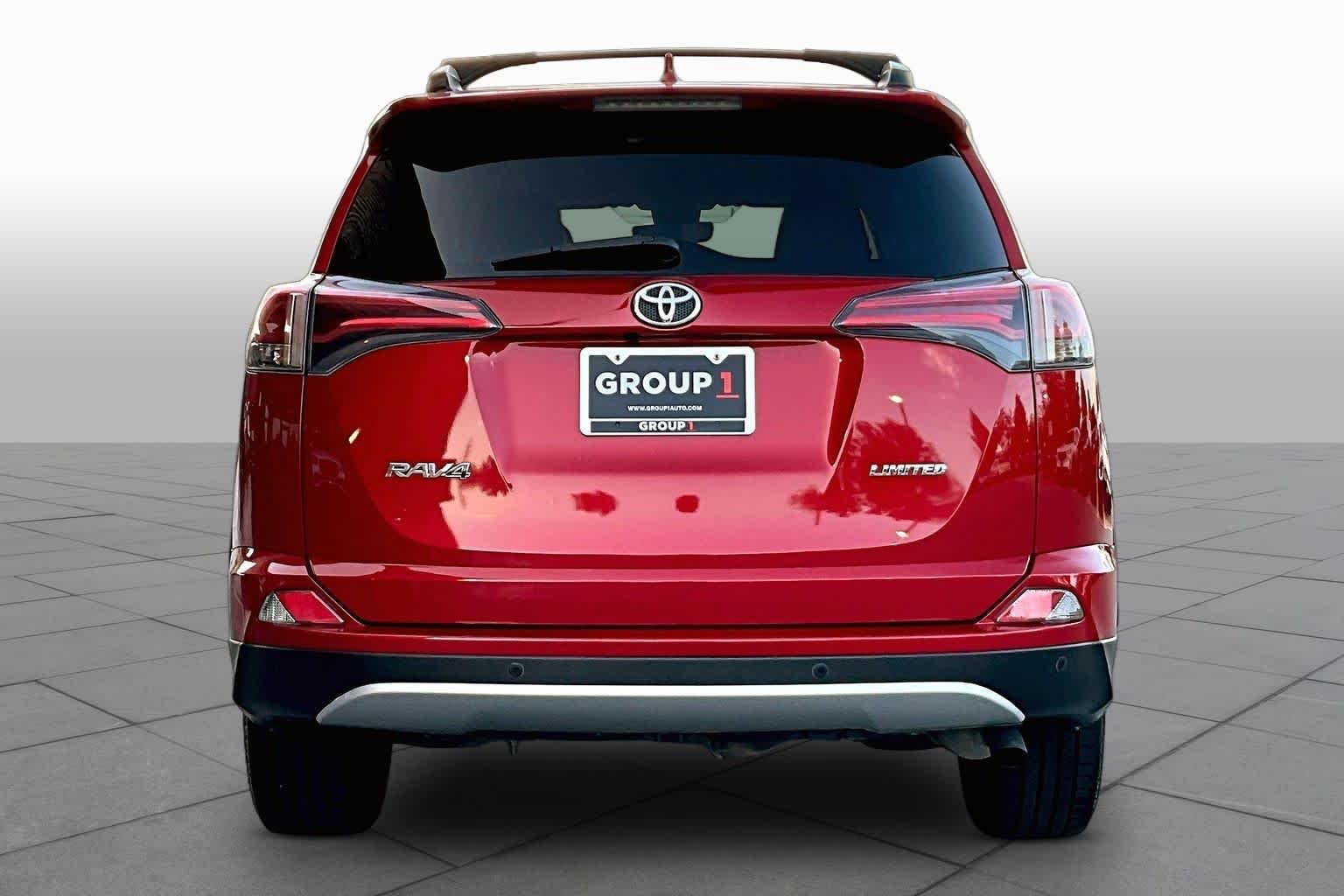 Used 2016 Barcelona Red Metallic Toyota Limited image 5