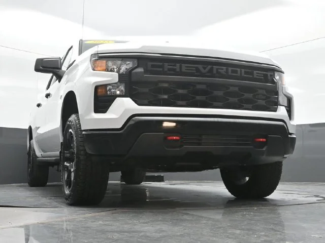 Used 2025 Summit White Chevrolet Custom Trail Boss image 22