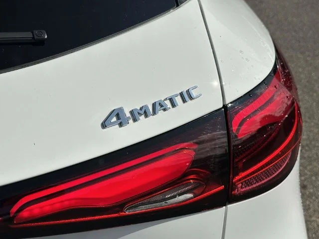 Used 2025 Polar White Mercedes-Benz GLC 300 image 15
