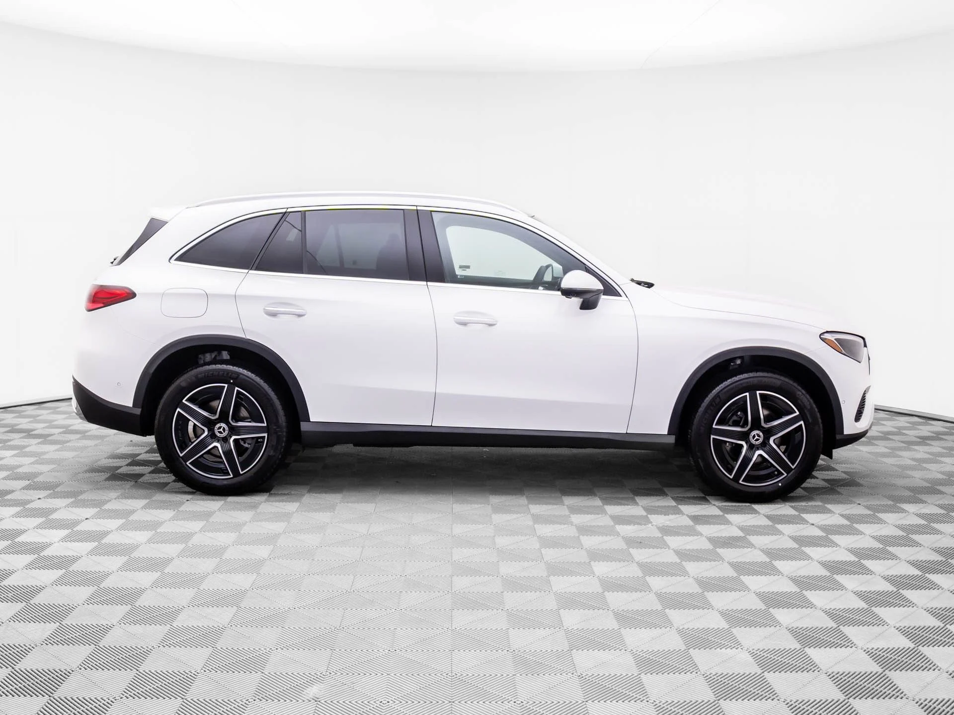 New 2026 White Mercedes-Benz GLC 300 image 6