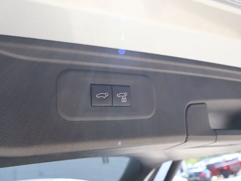Used 2025 Silver Toyota XLE image 16