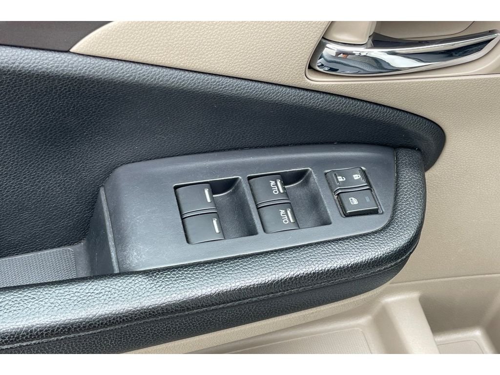 Certified Used 2018 White Diamond Pearl Honda EX image 12