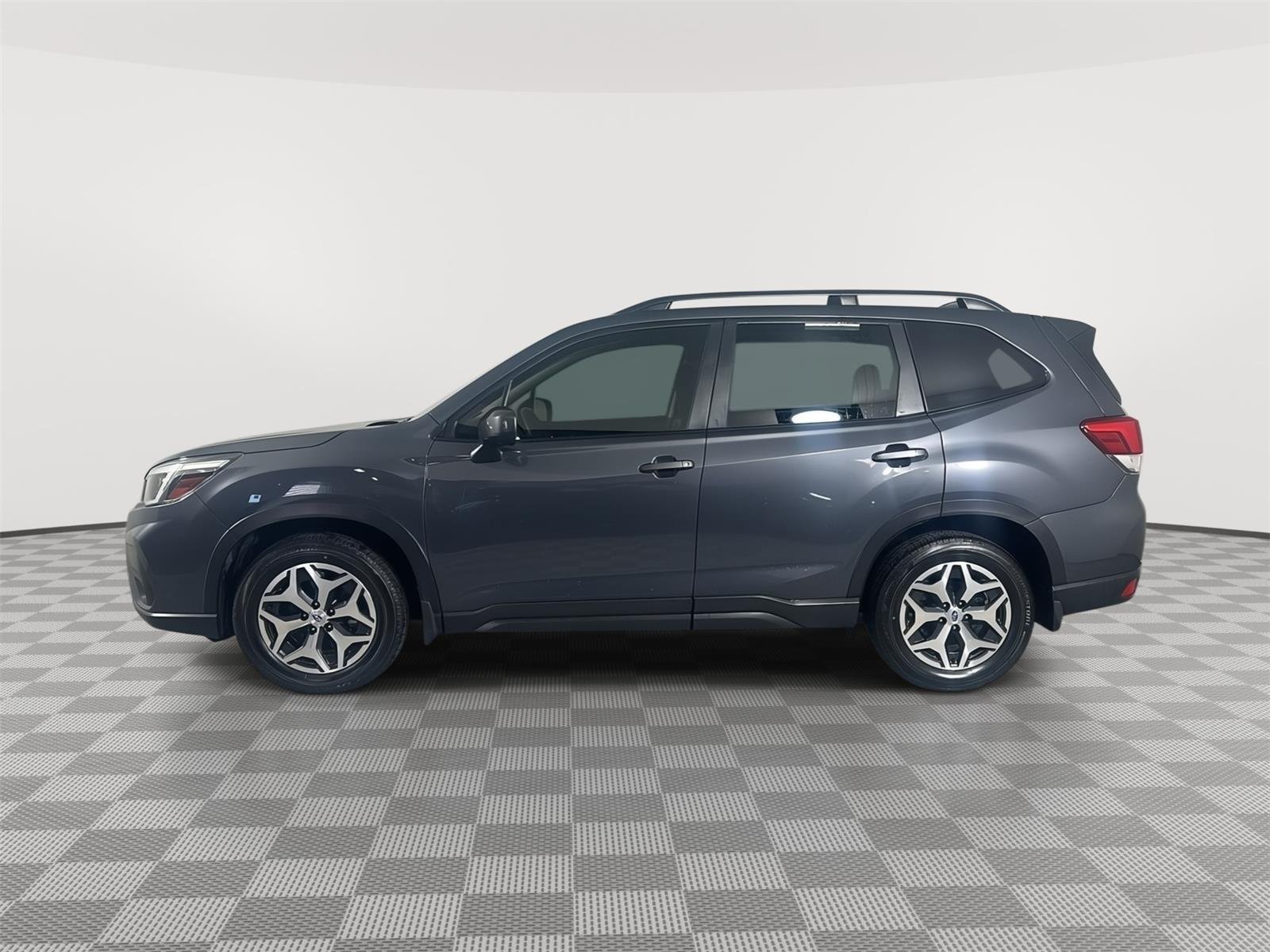 Used 2020 Magnetite Gray Metallic Subaru Premium image 4