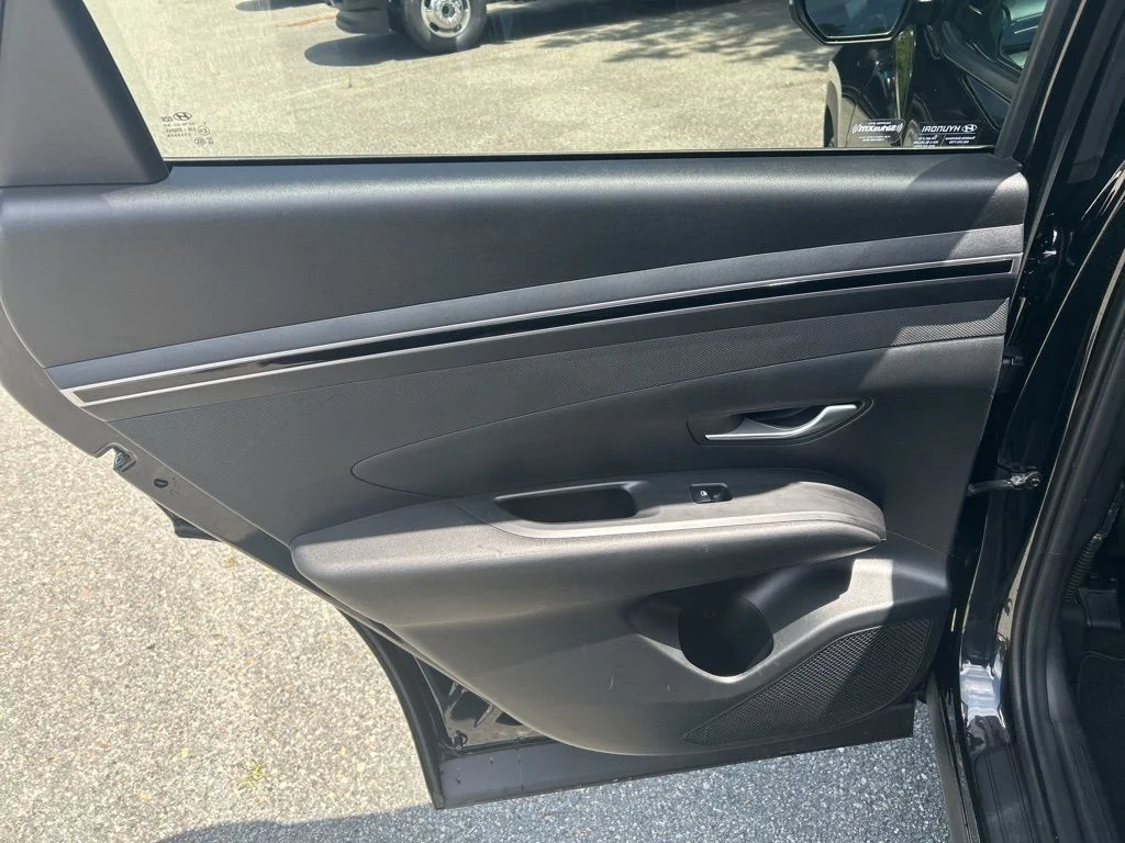 Used 2022 Black Hyundai SEL image 24