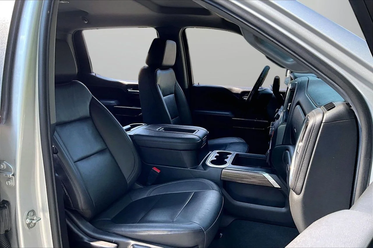Used 2021 Silver Chevrolet RST image 22