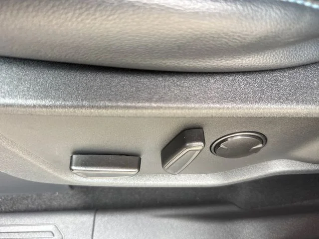Used 2023 Carbonized Gray Metallic Ford Wildtrak image 32