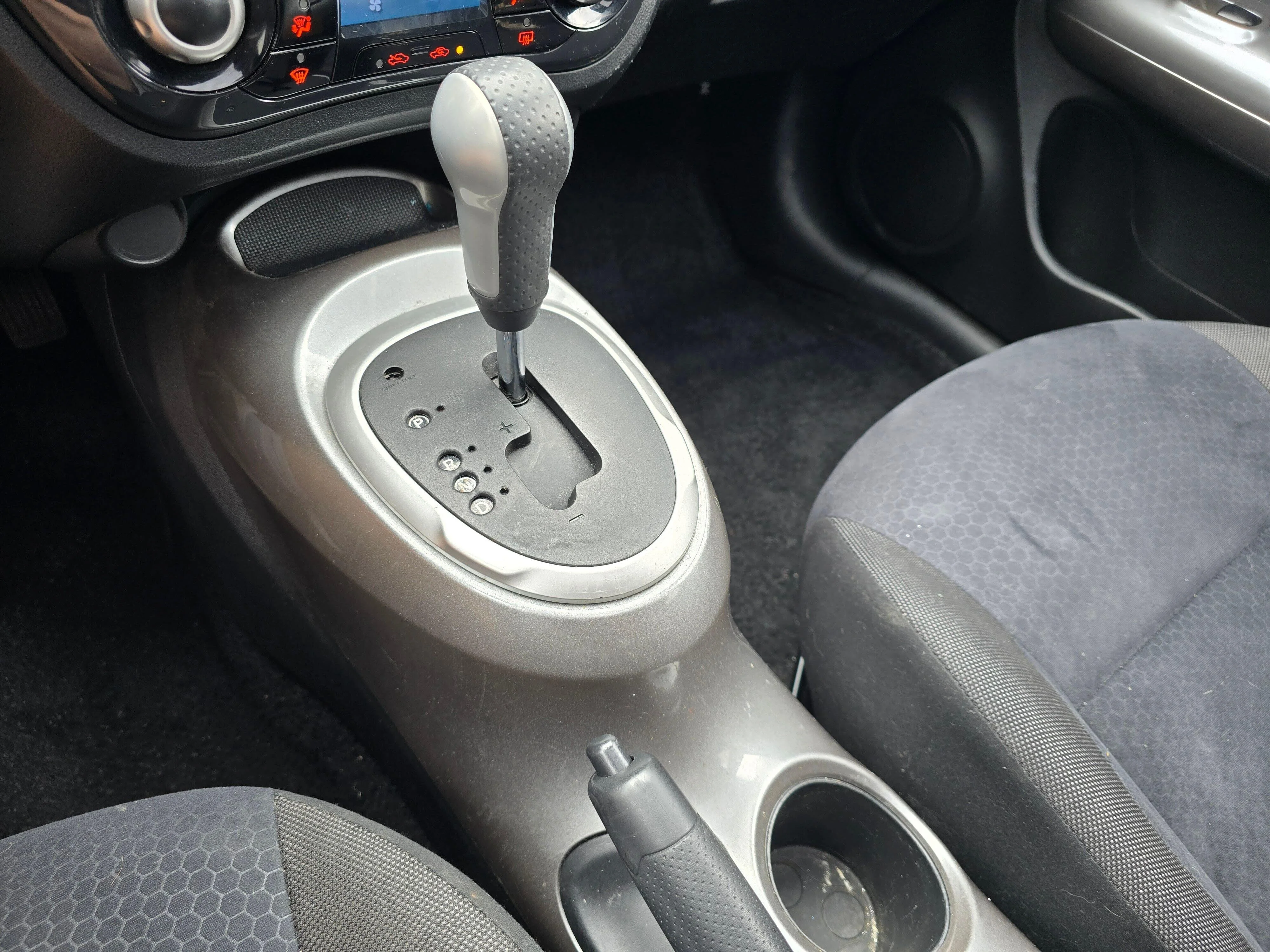 Used 2013 Sapphire Black Nissan SV image 23