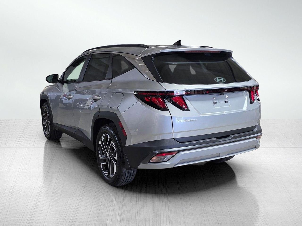 New 2026 Shimmering Silver Hyundai SEL Plus FWD image 5
